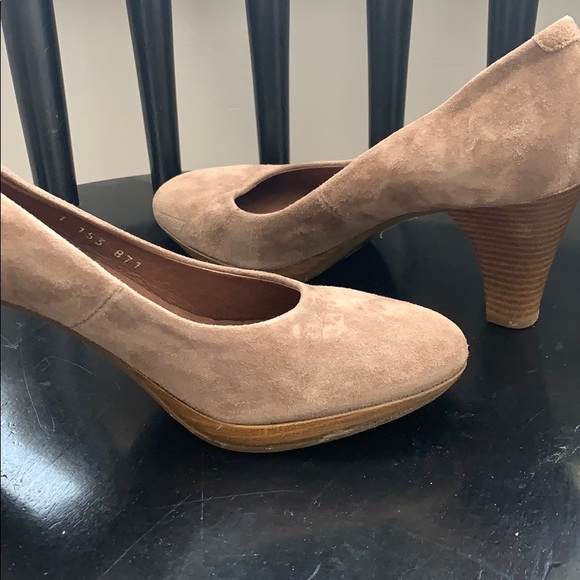 5th Avenue leather/ suede heels - Picture 3 of 6